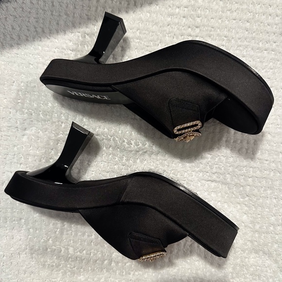 VERSACE MULE T.100 Raso + Strass Size 8.5 EUC like new - Picture 3 of 6